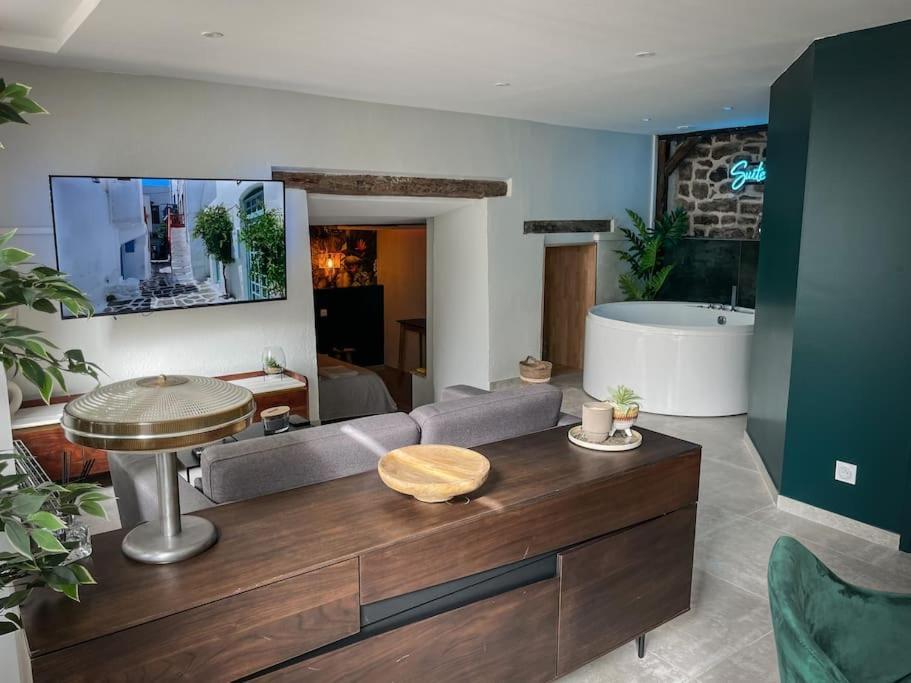 Suite Luxueuse Jacuzzi Suite Amantis By Noma Saint-Chamond Dış mekan fotoğraf